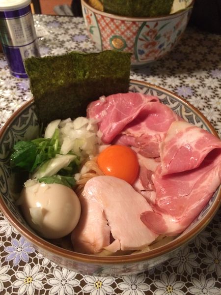 「特製濃厚たまごのまぜそば」@中華そば 四つ葉の写真