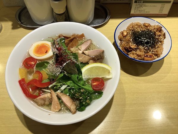 「【期間限定】青唐辛子入り（辛口）冷やし塩ラーメン+いか飯」@函館塩ラーメン 五稜郭の写真