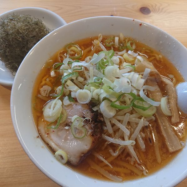 「味噌ラーメン750円、おにぎり110円」@ラーメンの翔龍の写真