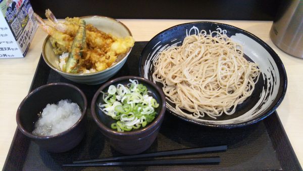 「ミニ海老舞茸天丼セット、おろし(クーポン)」@ゆで太郎 荒川沖店の写真