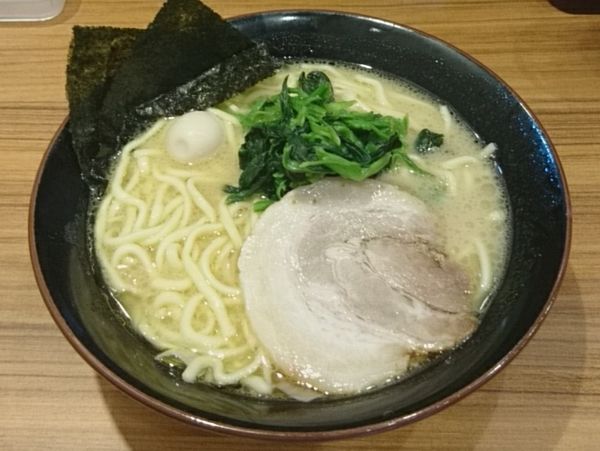 「ラーメン（醤油）」@横浜家系ラーメン 壱角家 赤羽店の写真