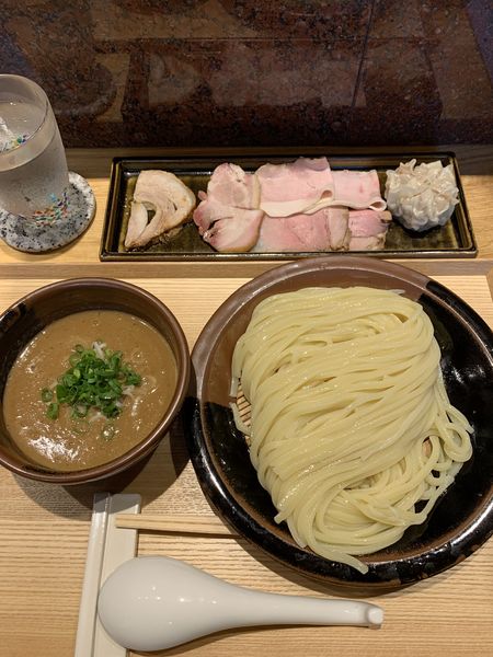 「つけ麺 大盛り 1350円 特選全部乗せ 1000円」@中華蕎麦 とみ田の写真