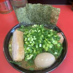 チャーシュー麺　並　硬め　味玉　万能ネギ　サービス　バラチャ