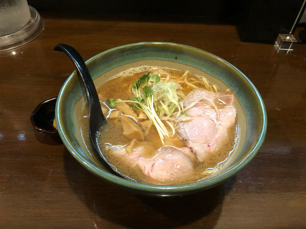 「魚出汁ラーメン」@魚と豚と黒三兵の写真
