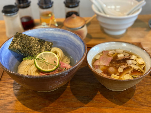 「昆布水のつけ麺(醤油)麺少なめ」@YOKOKURA STOREHOUSEの写真