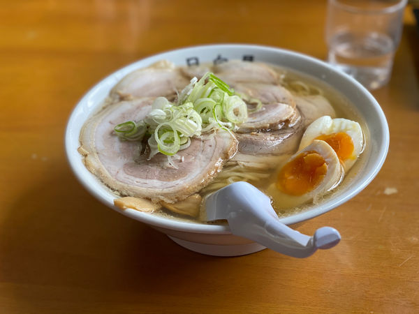 「チャーシューメン＋味玉」@青竹手打ちラーメン 日向屋の写真