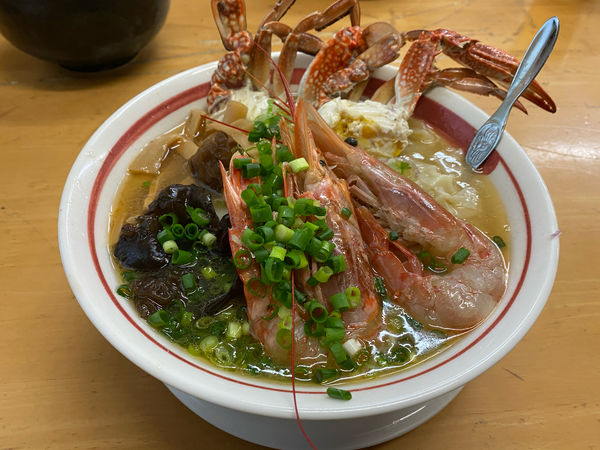 「限定 水無月 海老雲呑麺S」@MENYA 食い味の道有楽の写真