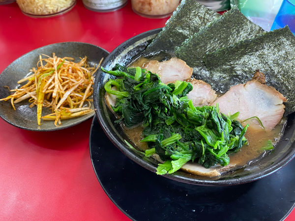 「ねぎチャーシューメン＋青菜」@家系ラーメン 王道家の写真