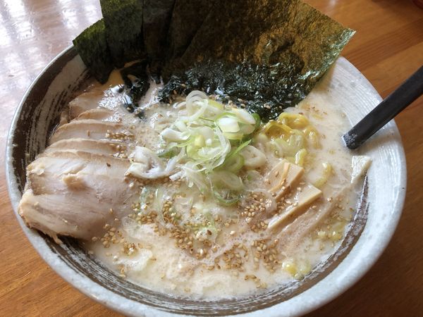 「とん塩チャーシュー、海苔トッピング」@とん助の写真