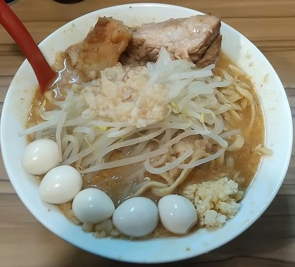 「味噌らーめん＋うずら＋麻婆別皿」@ヒノブタセカンド 南越谷駅前店の写真