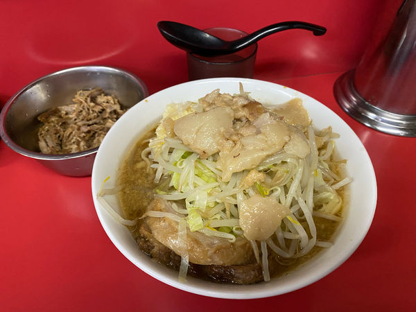 「麺半分豚2枚、ほぐし豚」@ラーメン二郎 茨城守谷店の写真
