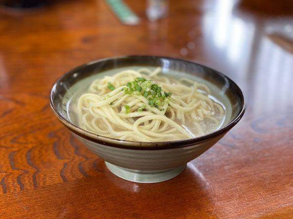 「宮古そば(小)」@大和食堂の写真