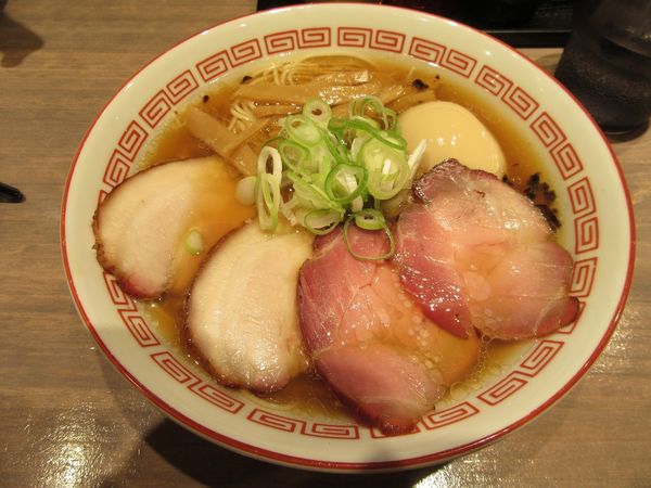 「味玉中華そば　醤油（８８０円）＋釜焼き豚１５０円」@麺屋 必道の写真