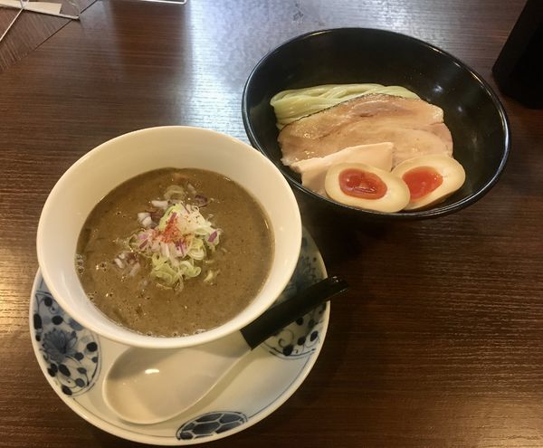 「濃厚煮干つけ麺＋特製トッピング」@らぁ麺 紫陽花の写真