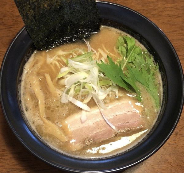 「濃厚醤油ラーメン」@麺や 司 上尾店の写真