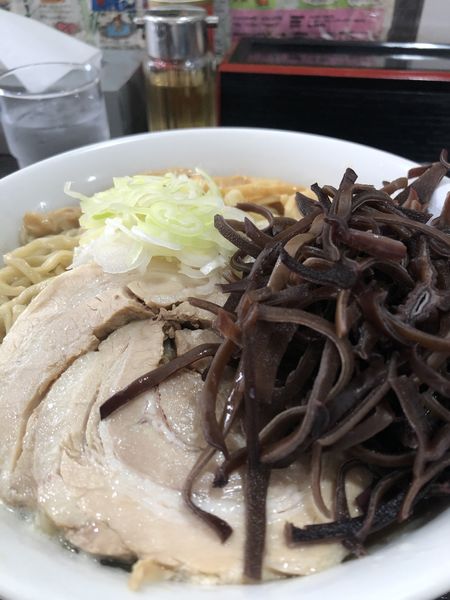 「らーめん大＋キクラゲ」@自家製太麺 渡辺の写真