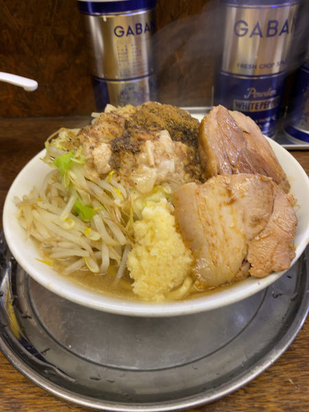 「小ラーメン　ニンニクヤサイアブラ魚粉」@麺でる 南大沢店の写真