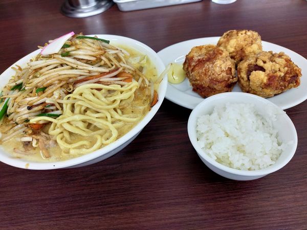 「濃厚カレータンメン 麺硬め 唐揚げセット ¥1080」@極濃湯麺 キントン 太田店の写真