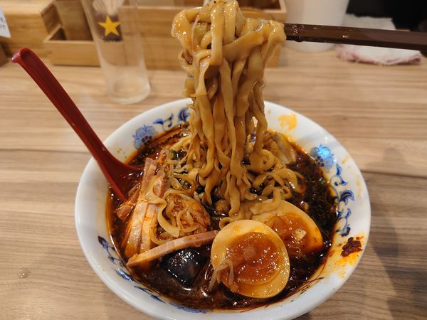 「【限定】味玉スタミナ冷やしラーメン1000円」@くじら食堂 nonowa東小金井店の写真