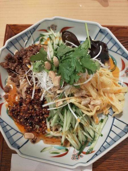 「黒胡麻担々冷やし中華そば」@中華そば おばん菜 鶴亀 恵比寿店の写真