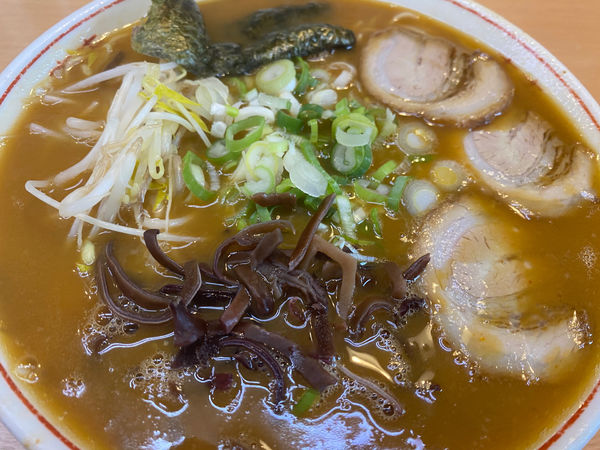 「こってりとんこつラーメン 半激辛」@ラーメンマン（拉麺男）の写真