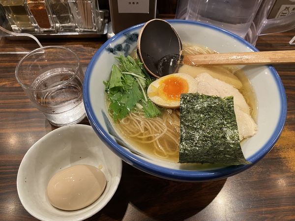 「柚子塩ラーメン（淡麗・全粒粉・鳥チャーシュー）＋味玉」@AFURI 中目黒店の写真