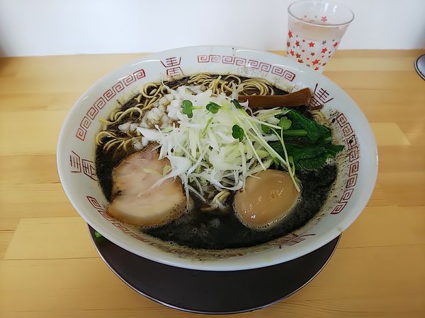 「味玉黒」@麺屋 うめ助の写真