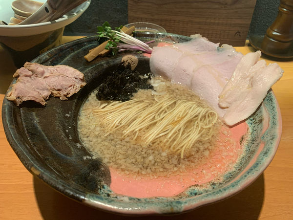 「背脂煮干し」@拉麺 成の写真