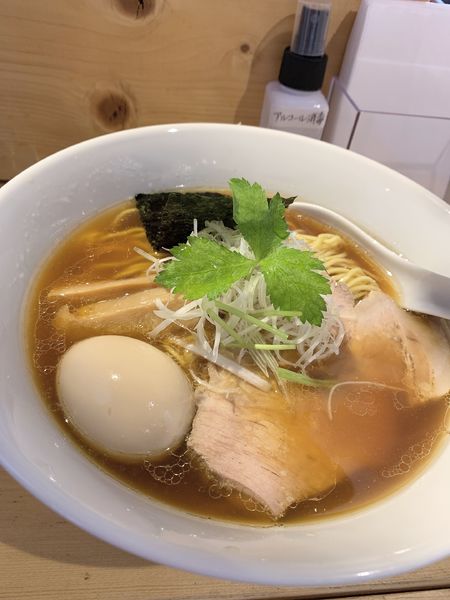 「中華そば850円+半熟煮玉子」@麺や ほころびの写真