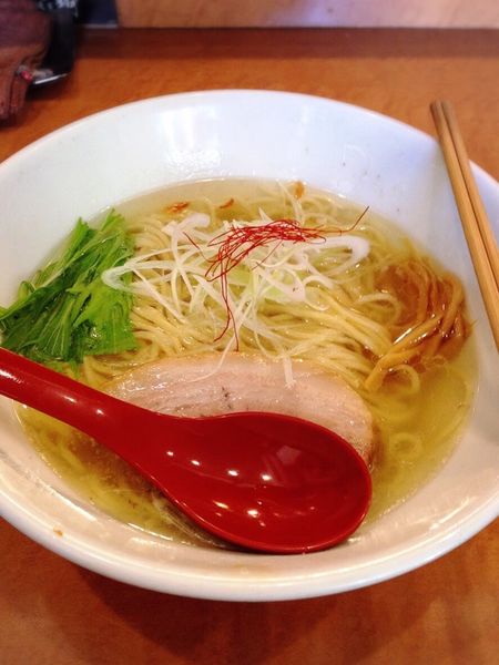「香彩鶏だし塩ラーメン」@麺屋 翔 西新宿本店の写真