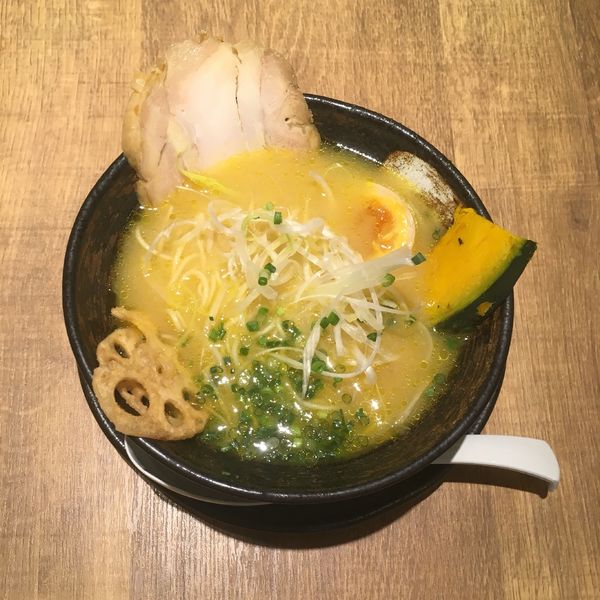 「鶏白湯」@麺巧 潮の写真