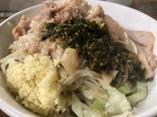 「ラーメンしょうゆ (汁なし) 750円 プルコッチ 100円」@ラーメン凛 砂町店の写真