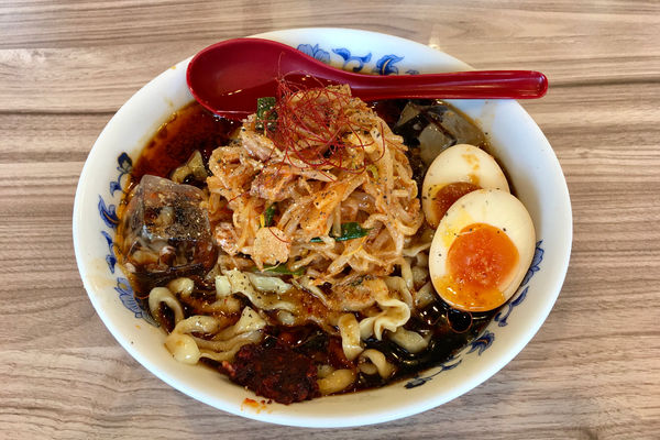 「【期間限定】スタミナ冷やしラーメン＋味玉 1,000円(限定C)」@くじら食堂 nonowa東小金井店の写真