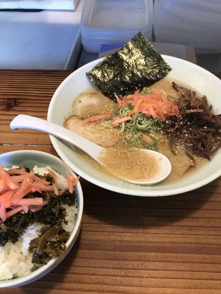 「ラーメン ¥650 & サービス中🍚」@博多濃麻呂 二子玉川店の写真