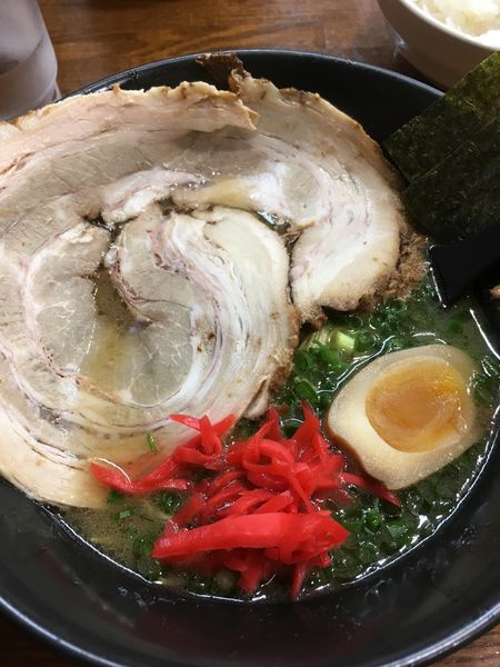 「とんこつラーメン」@ラーメン 秀華の写真