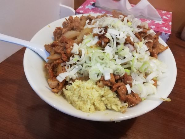 「メガ焼肉ラーメン　限定」@メガガンジャの写真