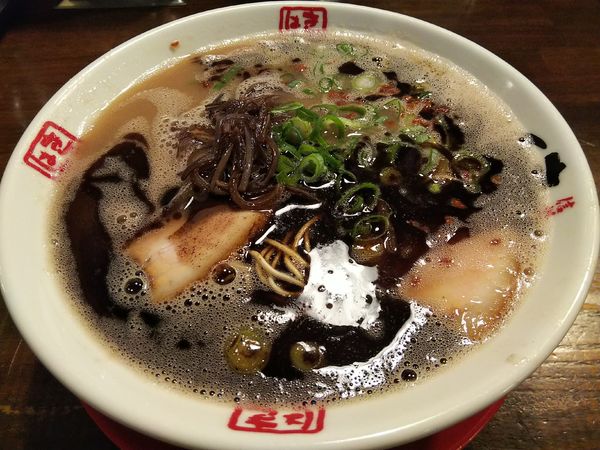 「本黒味　：バリかた　＋替玉：粉おとし」@きまぐれ八兵衛 安曇野本店の写真