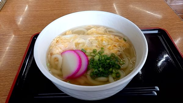 「玉子とじうどん」@ごはん亭 はしもとの写真