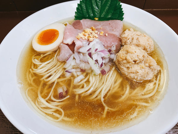 「あご煮干し中華　白醤油」@中華そば うお青の写真