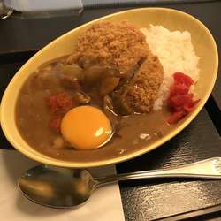カツカレー（￥700）＋生玉子（クーポン）