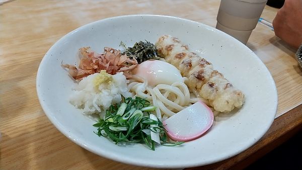 「冷やしぶっかけ（ちくわ天）」@里のうどん 南藤沢店の写真