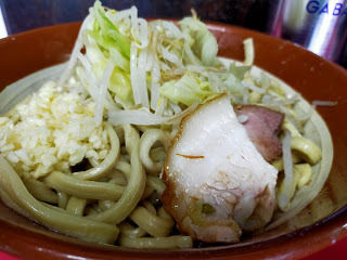 「大ラーメン600g（にんにく）」@蓮爾 登戸店の写真