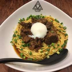 牛煮込みまぜそば