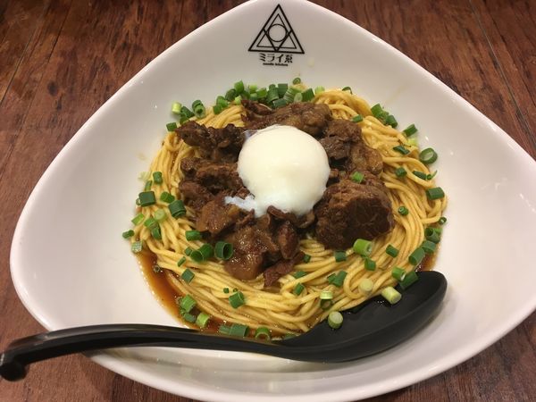 「牛煮込みまぜそば」@noodle kitchen ミライゑの写真