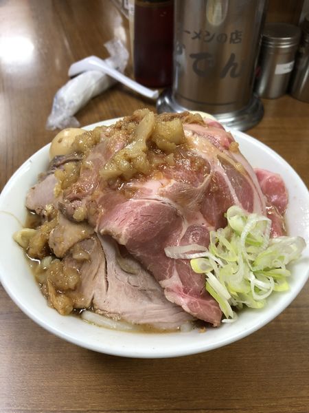 「ラーメン豚増しMIX＋味玉」@ラーメンの店 どでん 北浦和店の写真