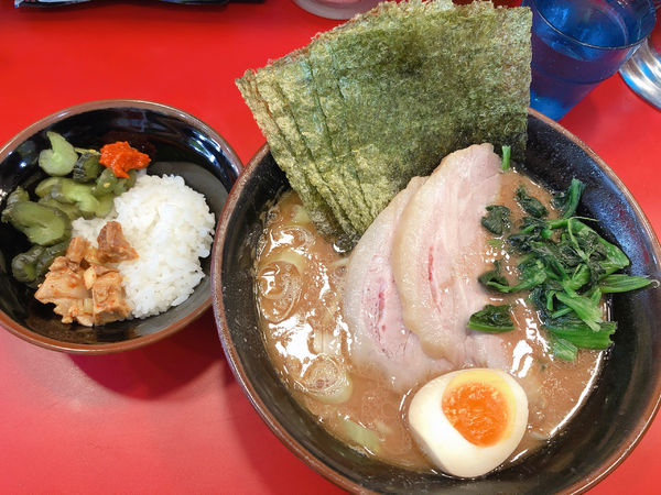 「特製らーめん」@らーめん 谷瀬家 新橋店の写真