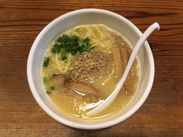 「白鶏ラーメン」@鶏の穴の写真