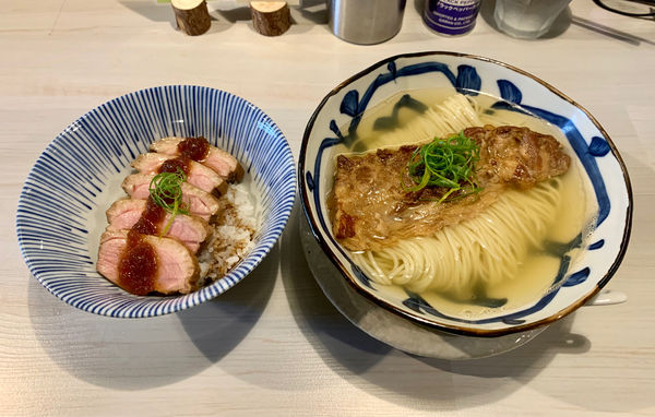 「鯛煮干しの塩そば＋鴨ロース丼」@タナカ ロボの写真