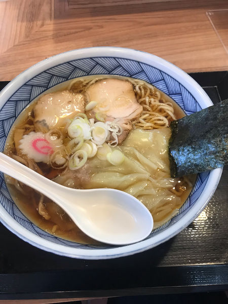 「ワンタン麺900円」@中華そば 金ちゃんの写真