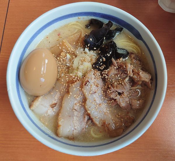 「ちゃーしゅーめん+味玉(塩、1100円)」@らーめん ふくのや 桶川店の写真